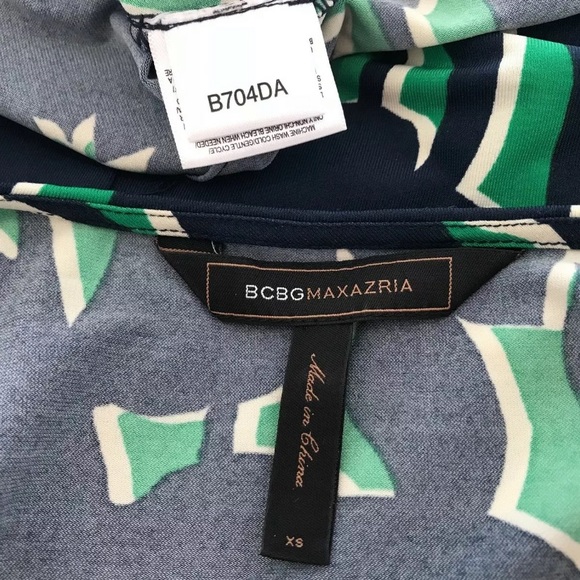 BCBG NAVY BLUE GREEN WHITE FAUX WRAP BELTED TOP SIZE XS - Picture 13 of 13